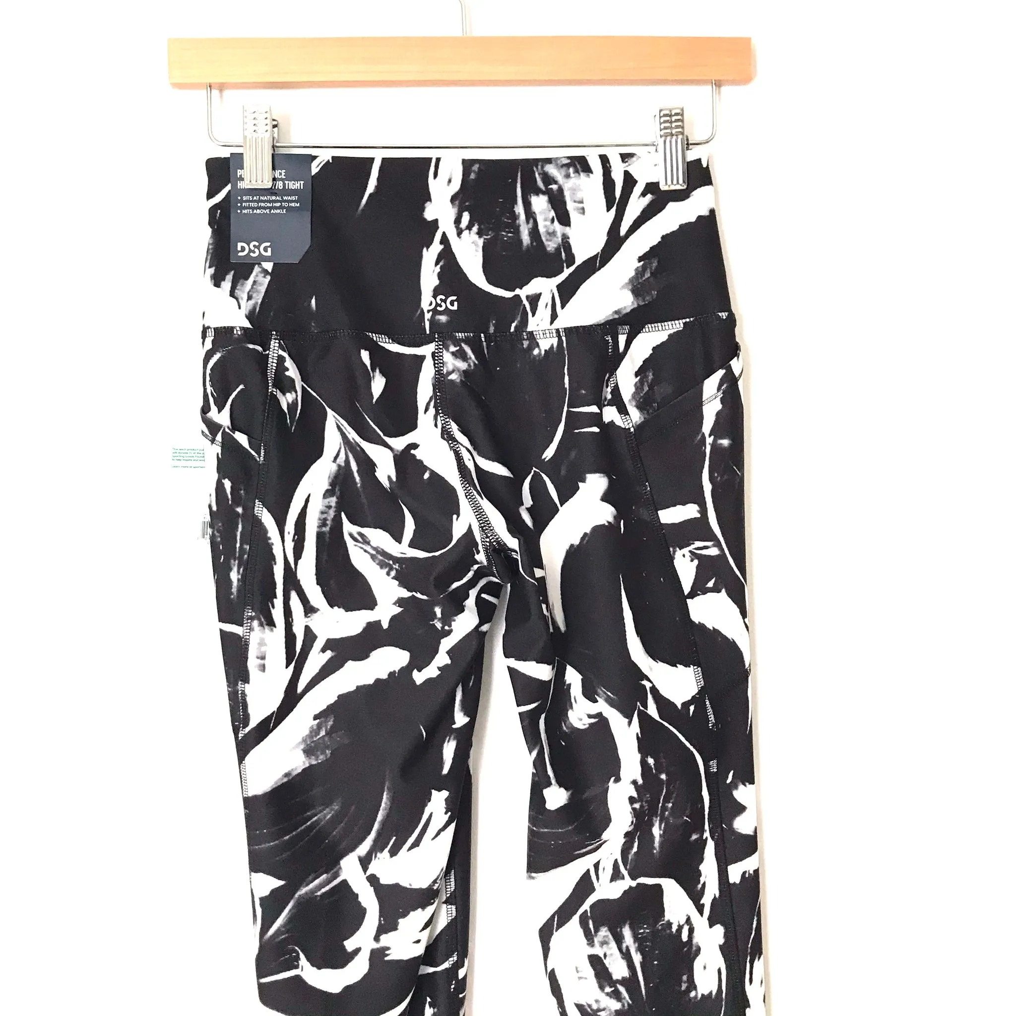 DSG Black & White Leaf Print High Rise 7/8 Tight Leggings NWT- Size XS (Inseam 24”)
