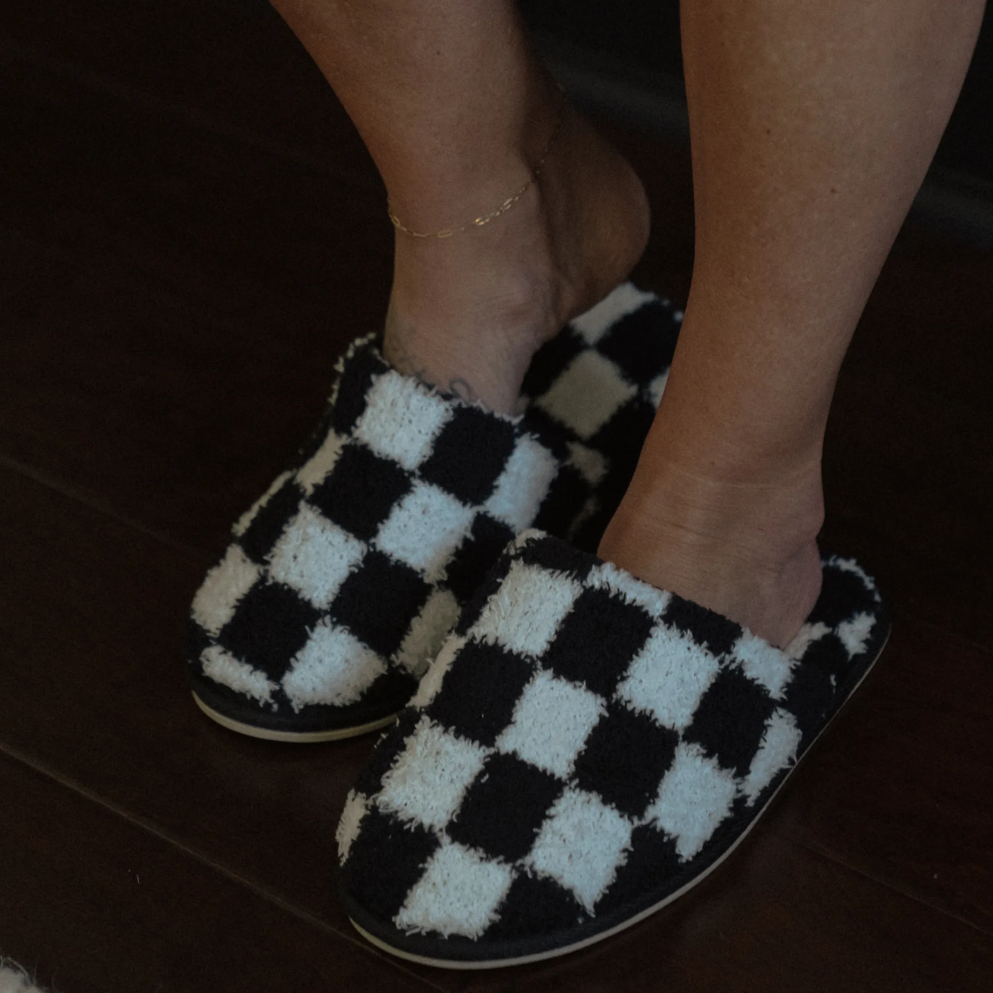 LOCAL BEACH - Cozy Slippers