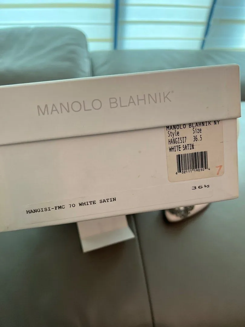 <B> MANOLO BLAHNIK</B> <BR>Hangisi Pumps 70 36.5