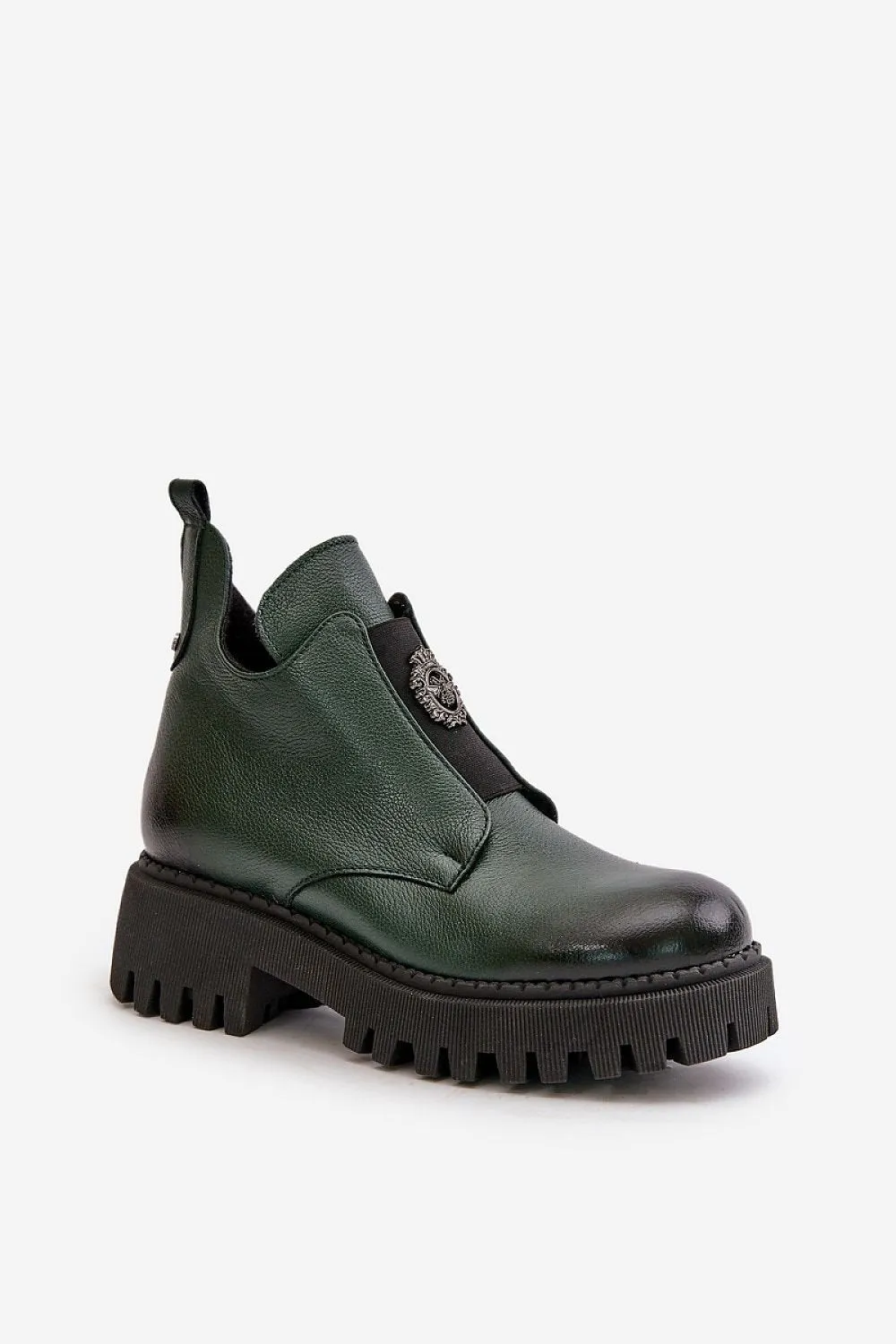Natural leather boots on platform with grooves