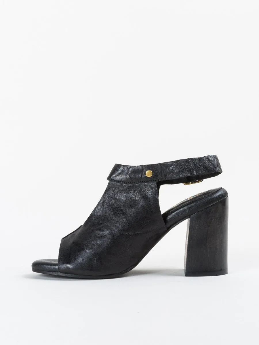 nikki heel - black