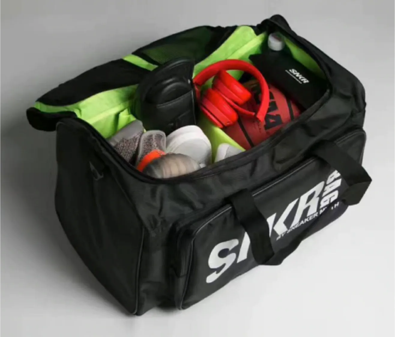 SNEAKER MYTH DUFFEL BAG