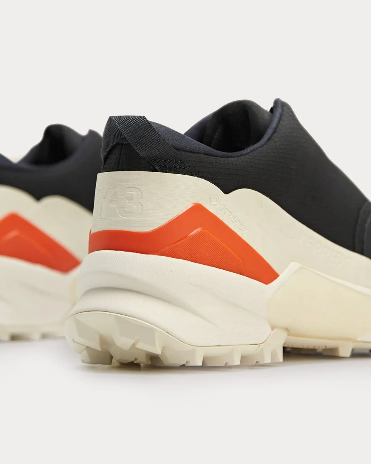 Terrex Swift R3 GTX Black / Cream White / Orange Low Top Sneakers